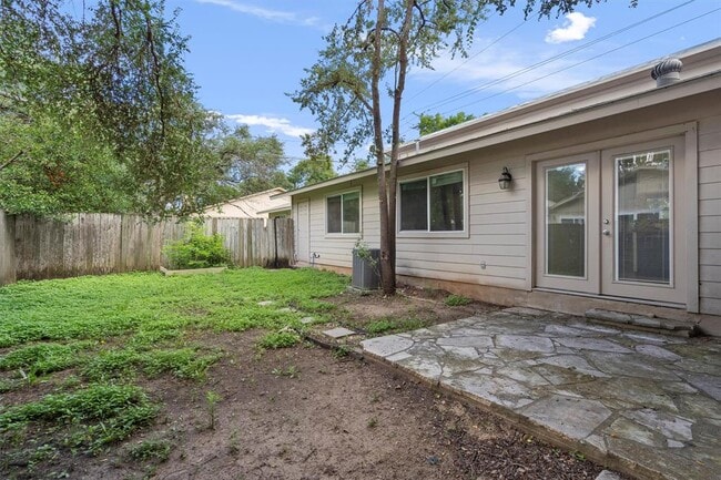 Building Photo - 11908 Broad Oaks Dr
