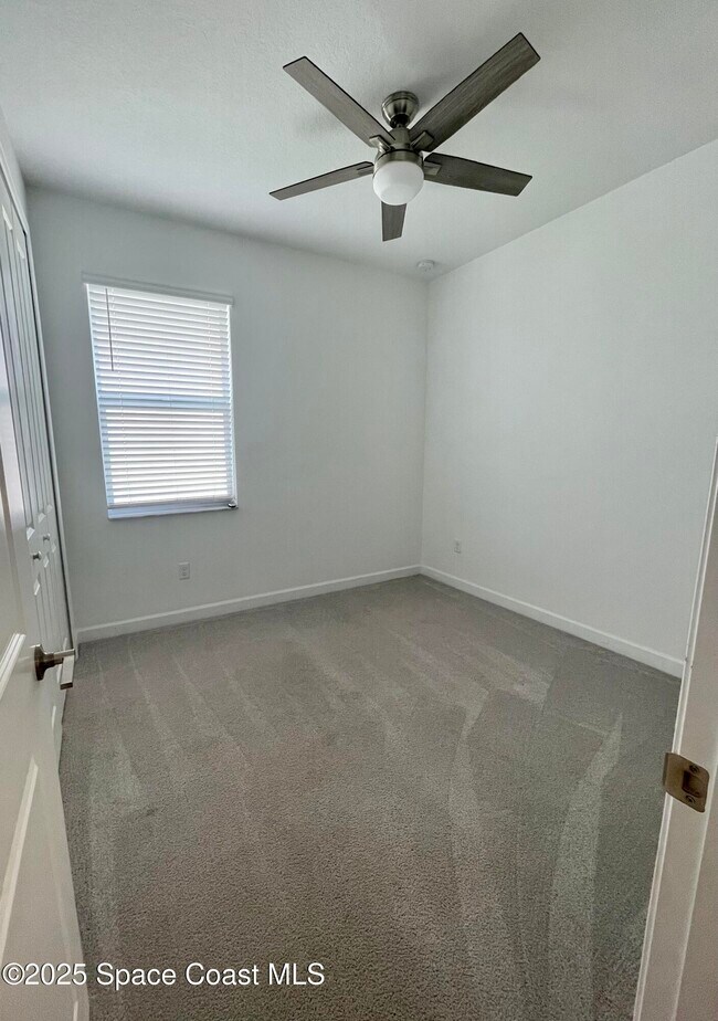 Building Photo - 696 Veridian Cir NW