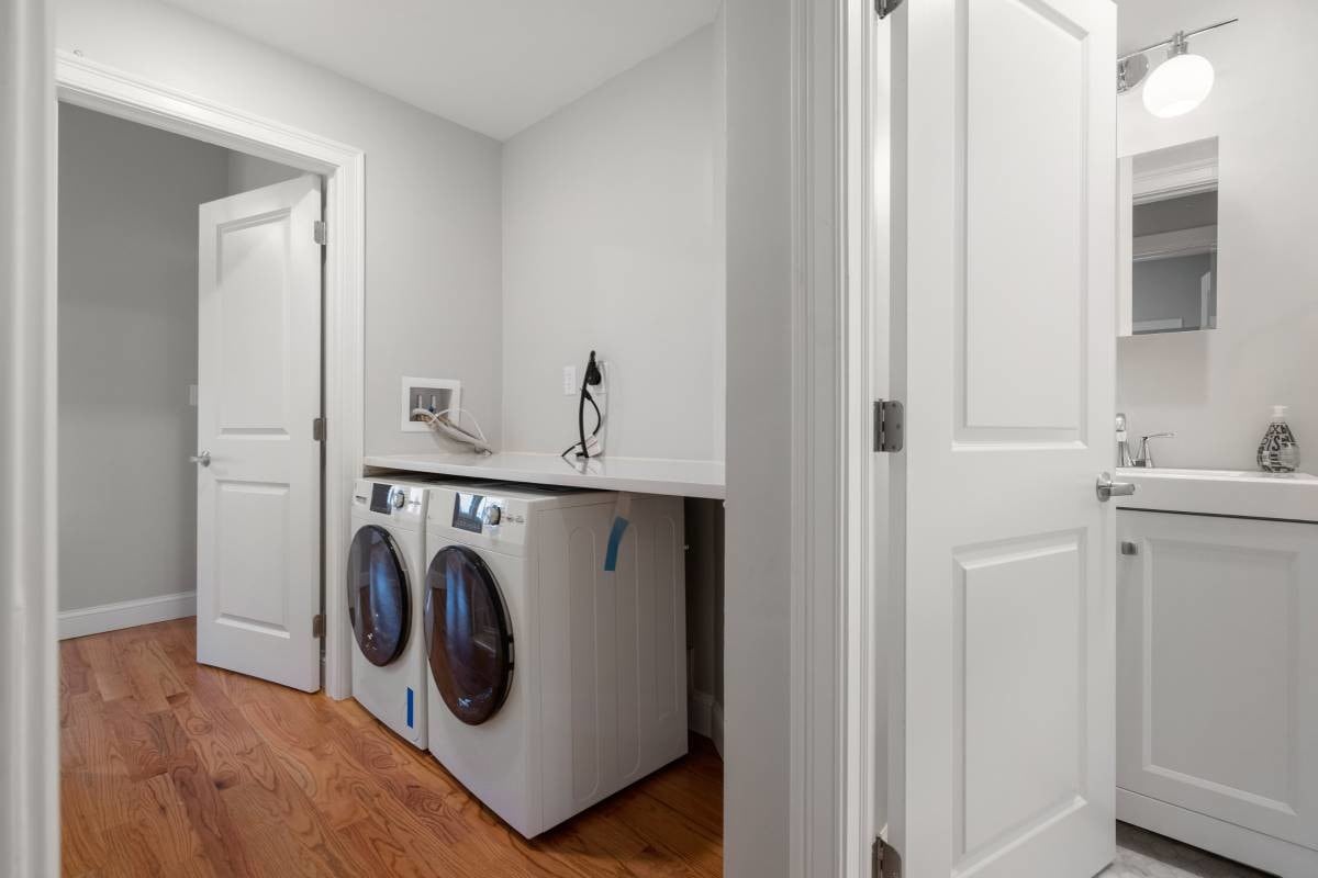 Building Photo - 211 Princeton St