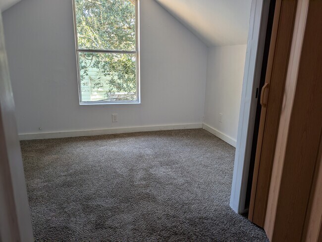 Building Photo - Old Government