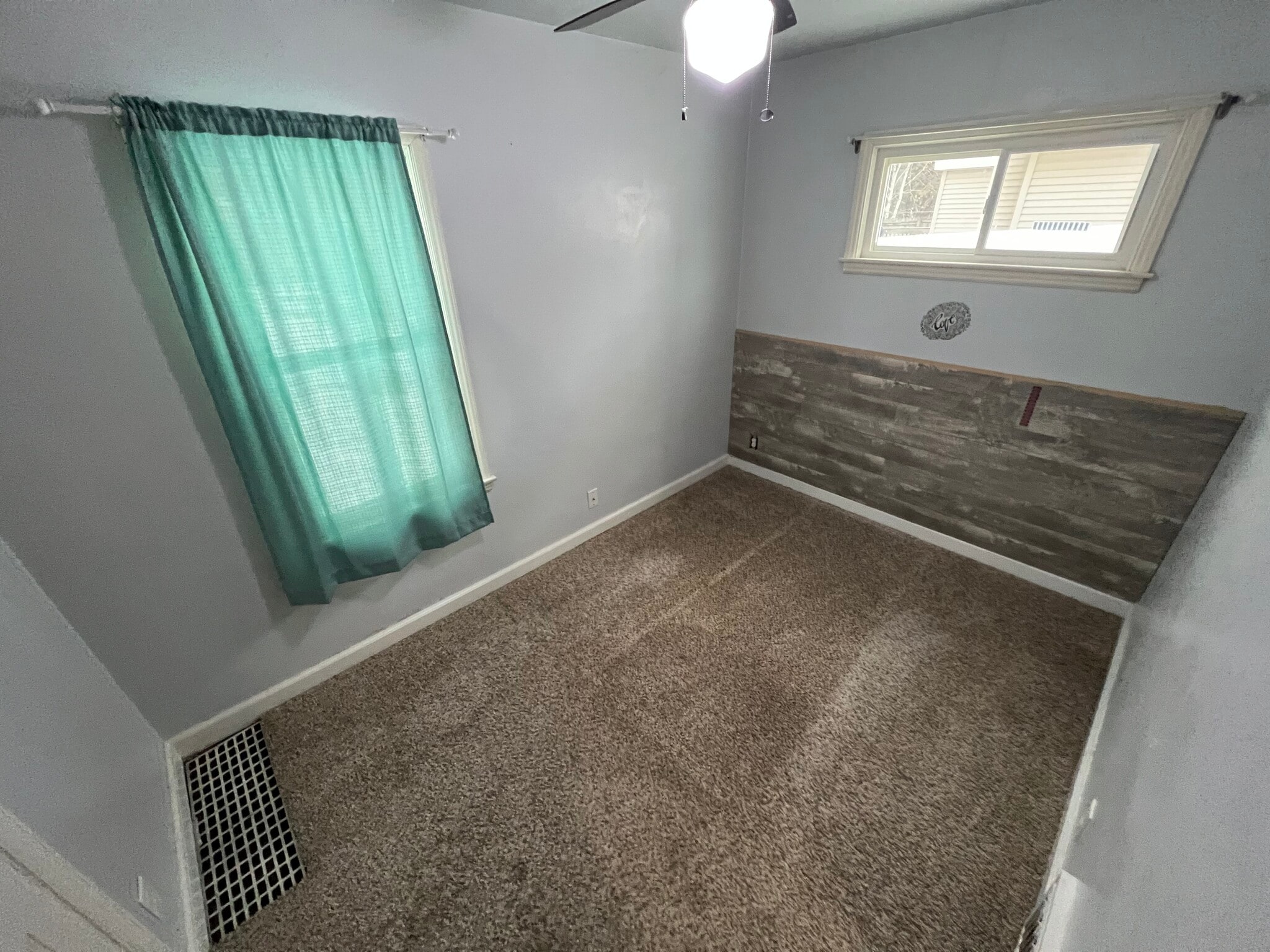 Building Photo - 828 S 9th Ave