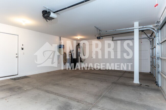 Building Photo - Large Home with Plenty of Room in Coolidge