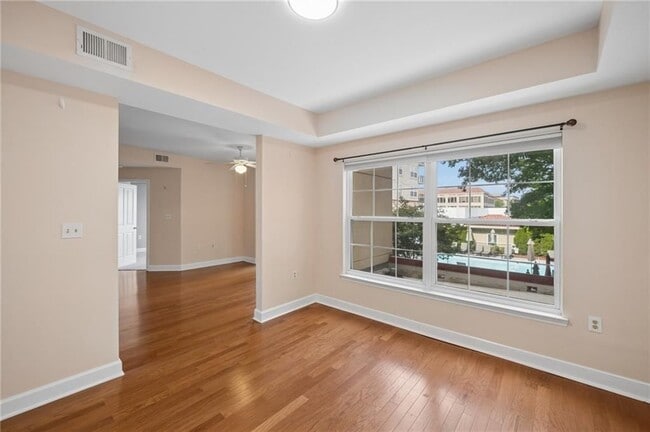 Building Photo - 230 E Ponce de Leon Ave