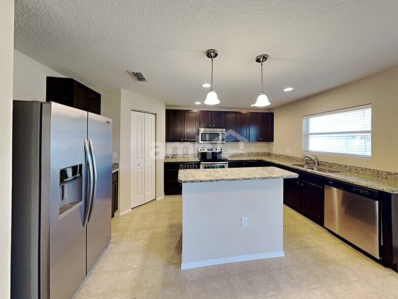 Building Photo - 10920 Pond Pine Dr