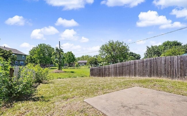 Building Photo - 2527 Morningside Dr