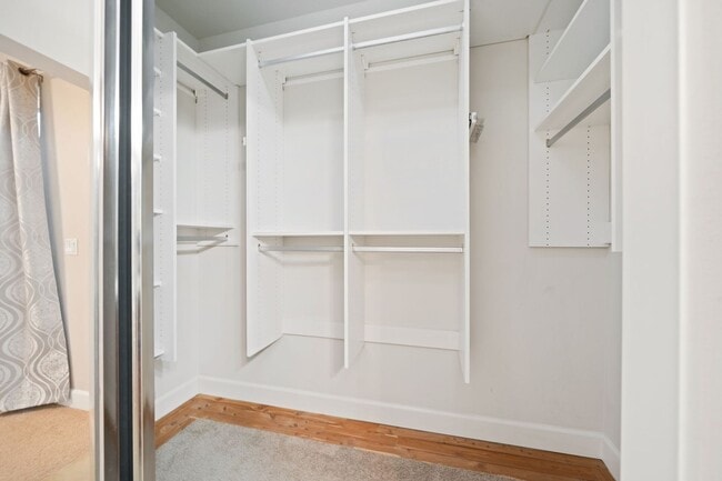 Building Photo - 6610 NE Rosebay Dr