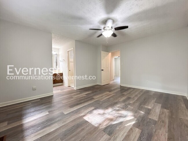 Building Photo - 640 Cranberry Trail
