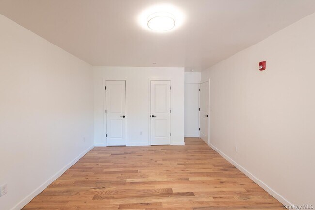 Building Photo - 671 Bronx River Rd