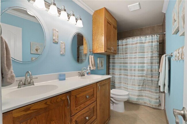 Building Photo - 4-bedroom, 1-story home with dedicated office space and large backyard!