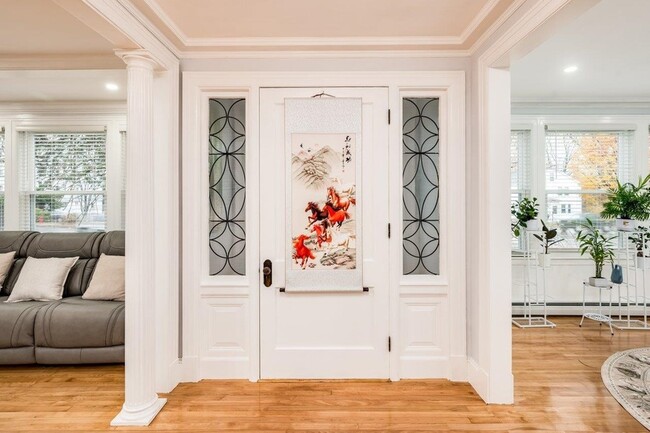 Building Photo - 815 Central Ave