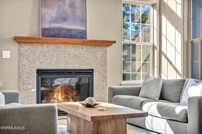Building Photo - 1520 Taos Ln
