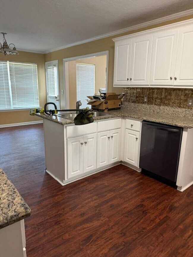 Building Photo - 1832 Heathers Way