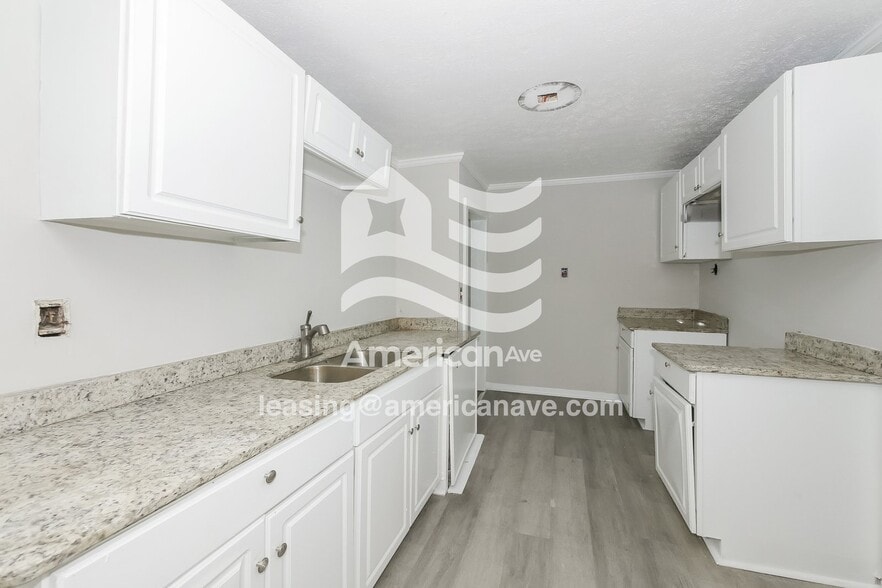 Building Photo - 912 54th St