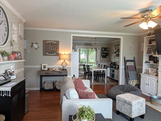 Building Photo - 601 Blackburn Dr