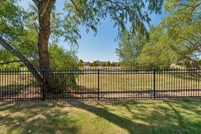 Building Photo - 15921 Katie Ridge Dr