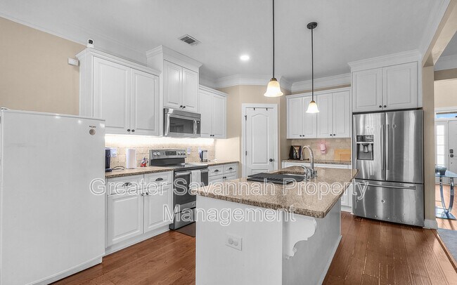 Building Photo - 113 Greystone Dr