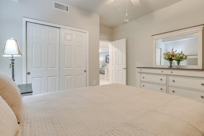 Building Photo - 10711 Palazzo Wy