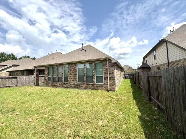 Building Photo - 21346 Huron Bend Dr