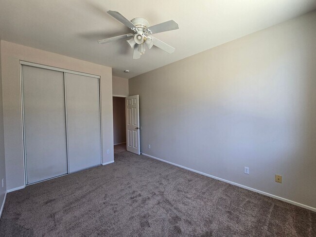 Building Photo - Moreno Valley Single Story Home