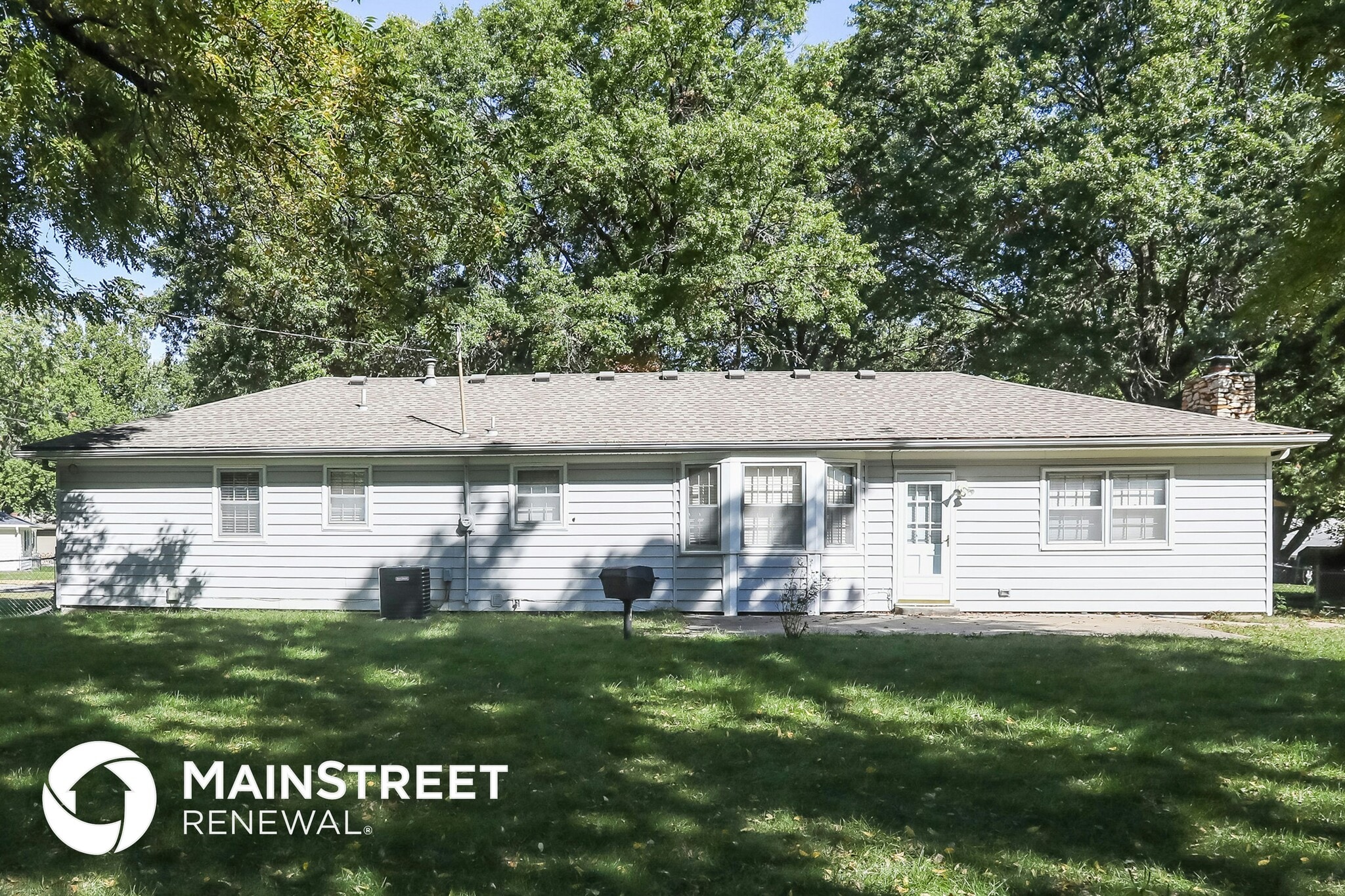 Building Photo - 523 E Prairie Terrace