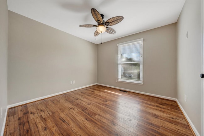 Building Photo - 5184 Orchard Hill Dr