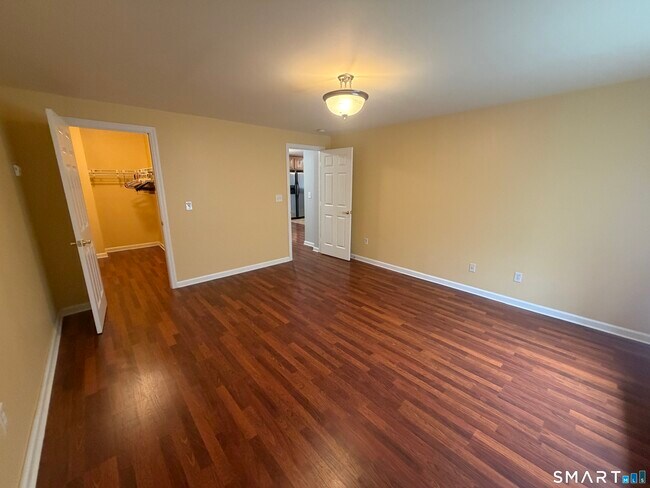 Building Photo - 1460 Elm St