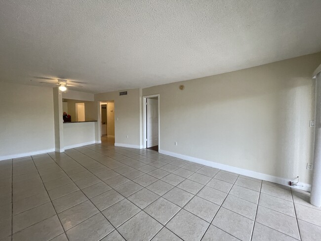 Building Photo - 4255 N University Dr