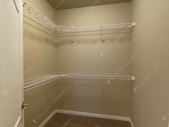 Building Photo - Designer 4BR- 2BA Home by Dry Canyon Park