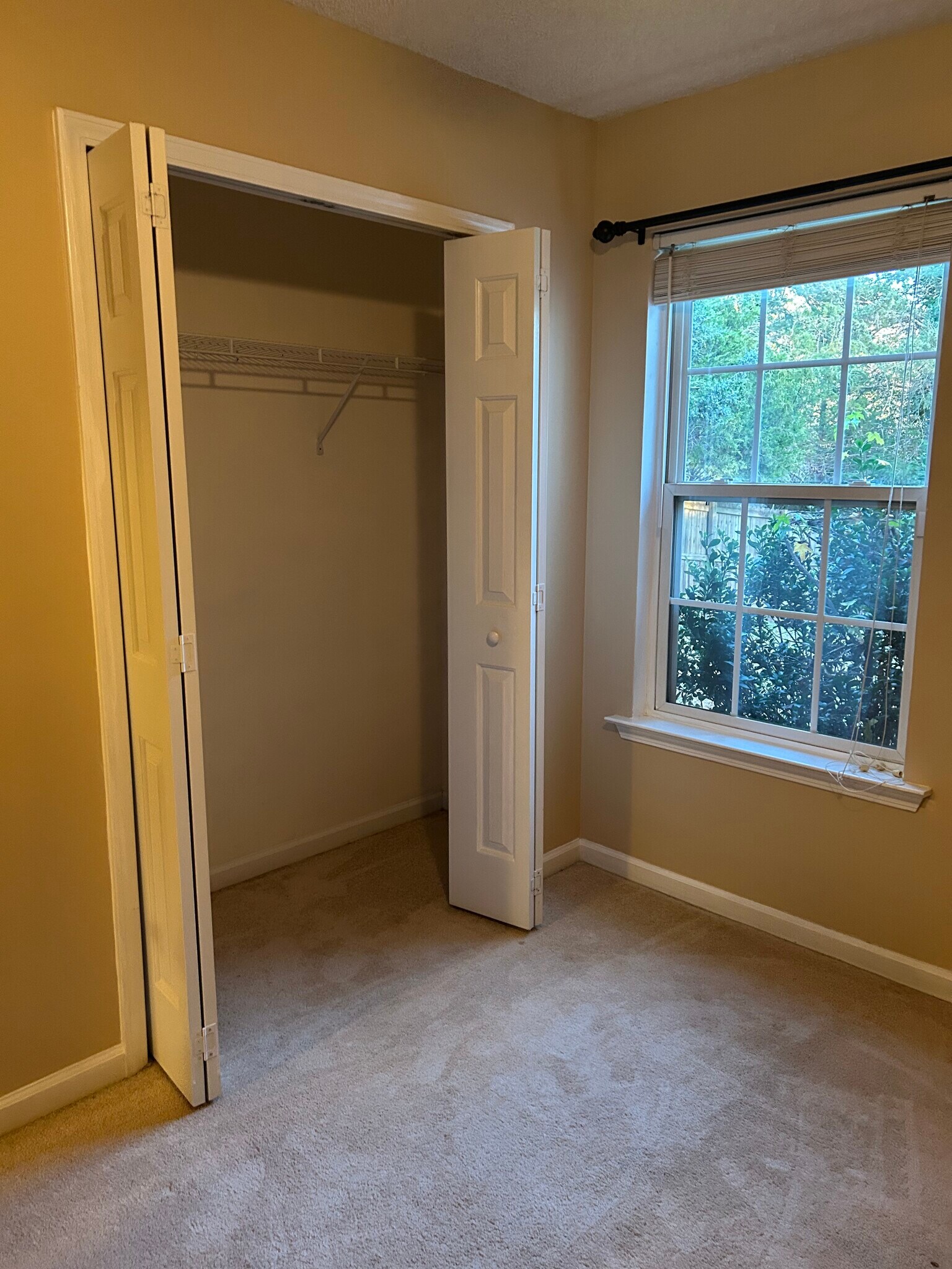 Building Photo - 100 Glenlea Ln