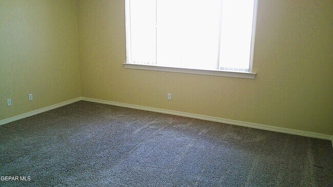 Building Photo - 4620 Marisabel Azcarate St