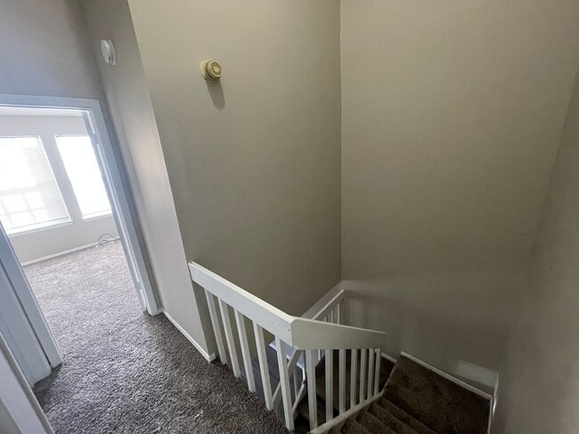 Building Photo - 2 Bedroom 2 Bathroom Townhouse Near Quincy and Buckley!! **Special**