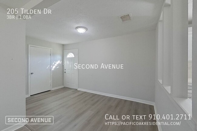 Building Photo - LIMITED TIME: $750 off second month’s rent...