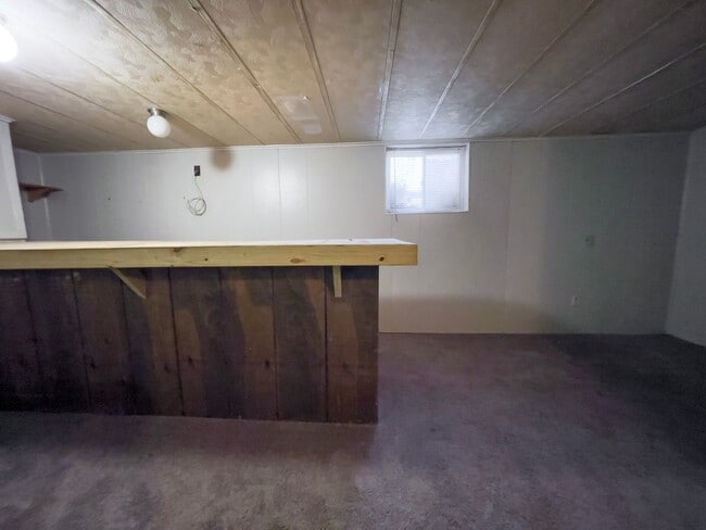 Building Photo - PRELEASING for AUGUST! Close to Campus