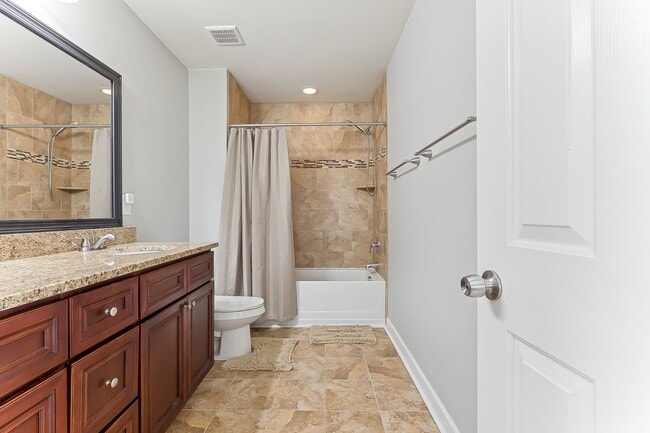 Building Photo - Stunning home in Norfolk!