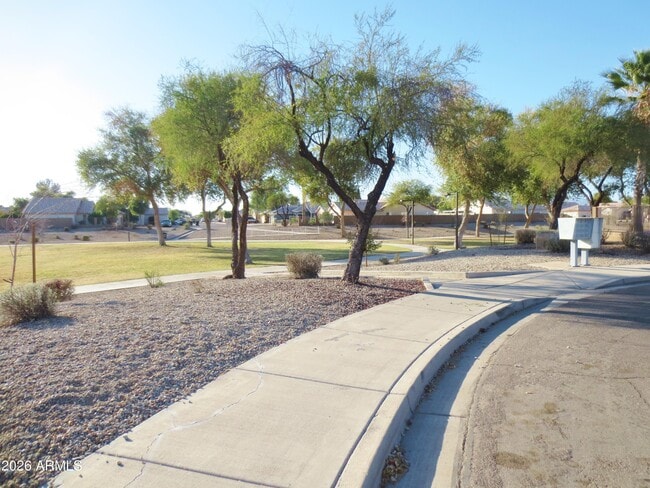 Building Photo - 16128 W Sherman St