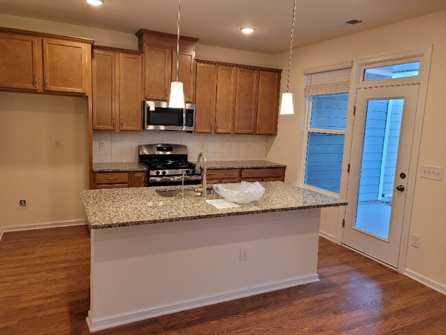 Building Photo - 302 Kephart Way