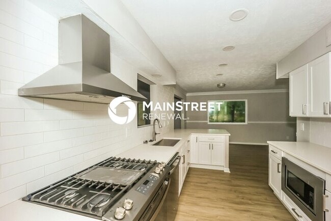 Building Photo - 4 Bedroom Pet-Friendly Home in Decatur, GA with Main Street Renewal