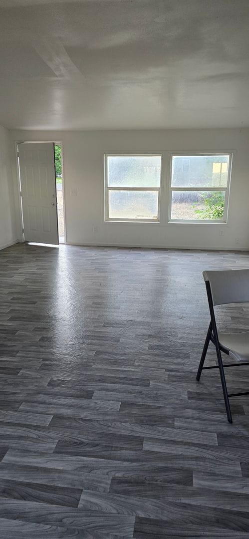 Building Photo - Irrigon Home ready to rent!!