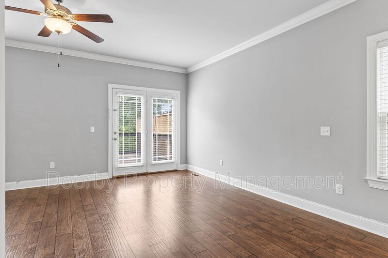 Building Photo - 723 Ladd Ave