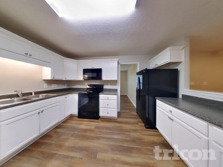 Building Photo - 7019 Hunter Gln Dr