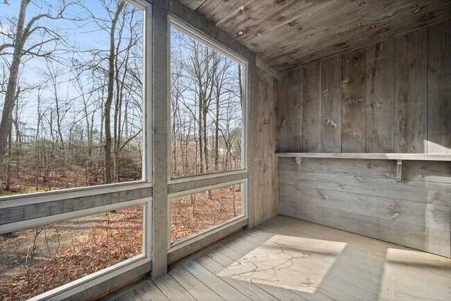 Building Photo - Beautiful 4 Bedroom 3.5 Bathroom Home On Quiet Tree-Lined Street In Millwood.