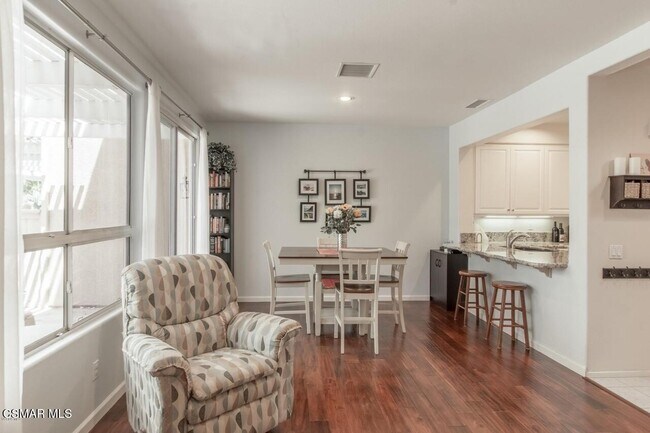 Building Photo - 417 Zeno Way