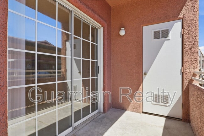 Building Photo - 4730 E Craig Rd