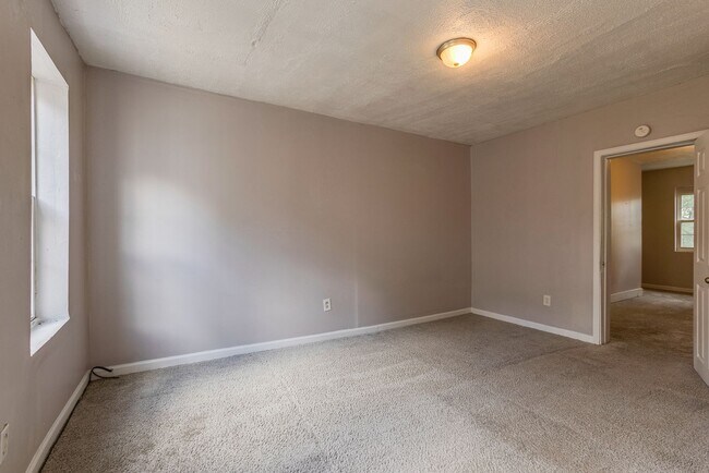 Building Photo - 2013 Gregory St