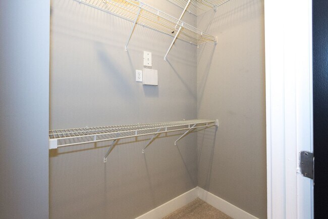 Building Photo - 1195MT