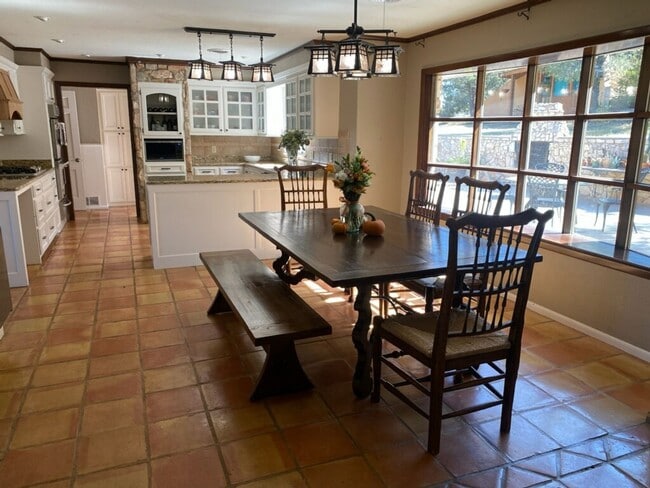 Building Photo - Gorgeous Home for Lease