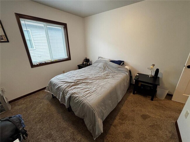 Building Photo - 4001 Iris Ct