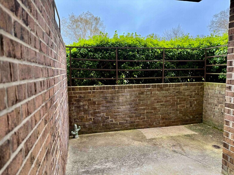 Patio - 20 Silverwood Cir