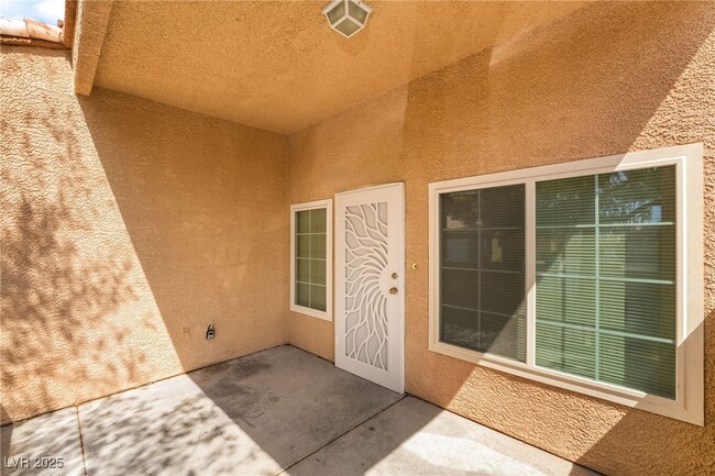 Building Photo - 3600 Pierida St