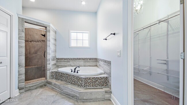 Building Photo - 139 Bonaire Dr